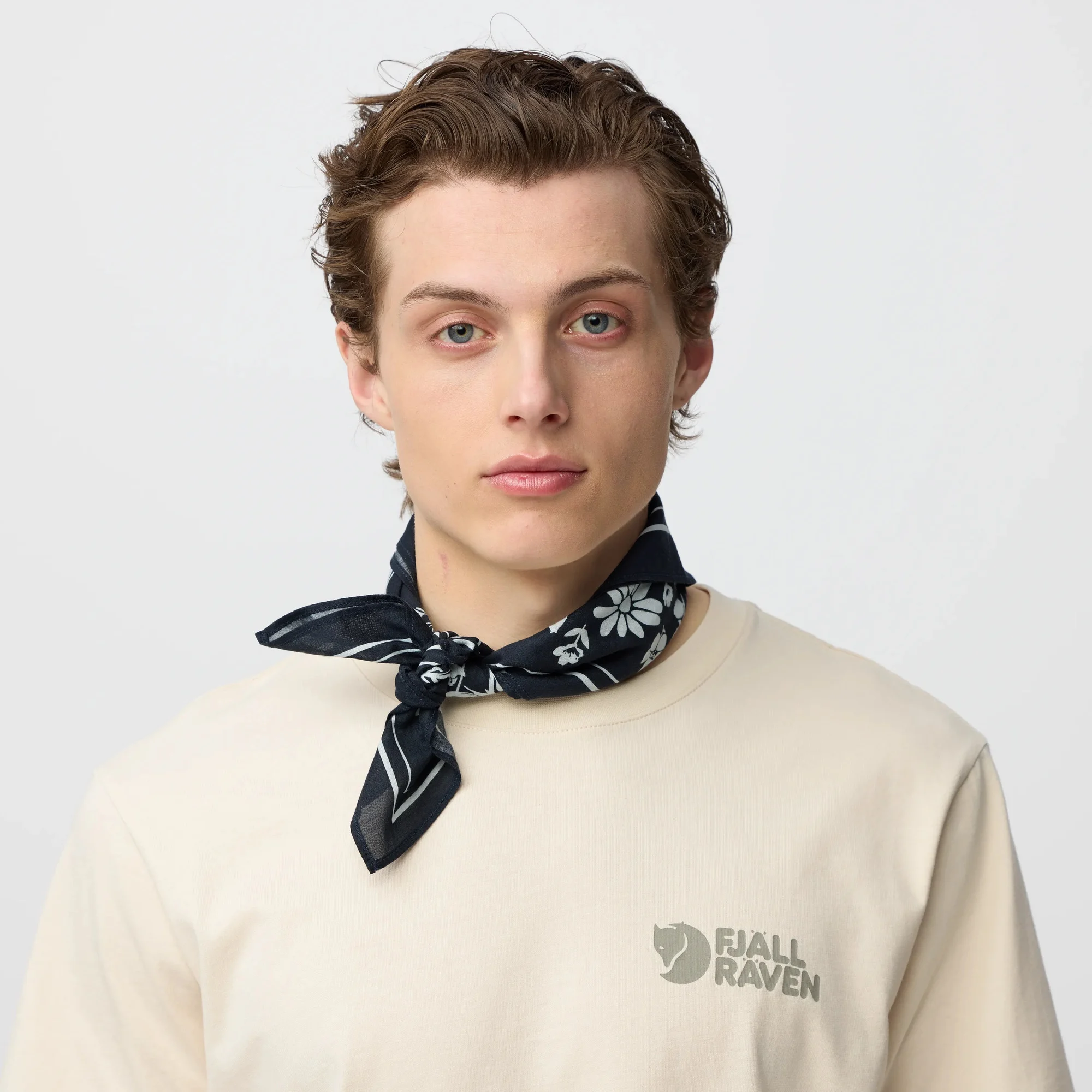 Fjällräven Fjällblomster Bandana Chalk 04