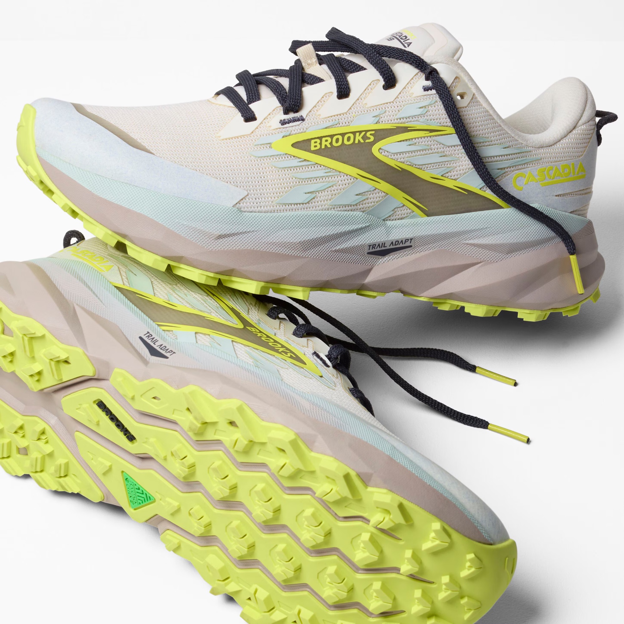 Brooks Women's Cascadia 19 Coconut 07