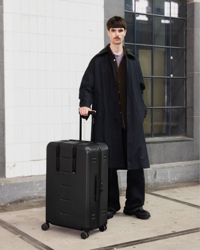 DB Ramverk Check-in Large Musta 04