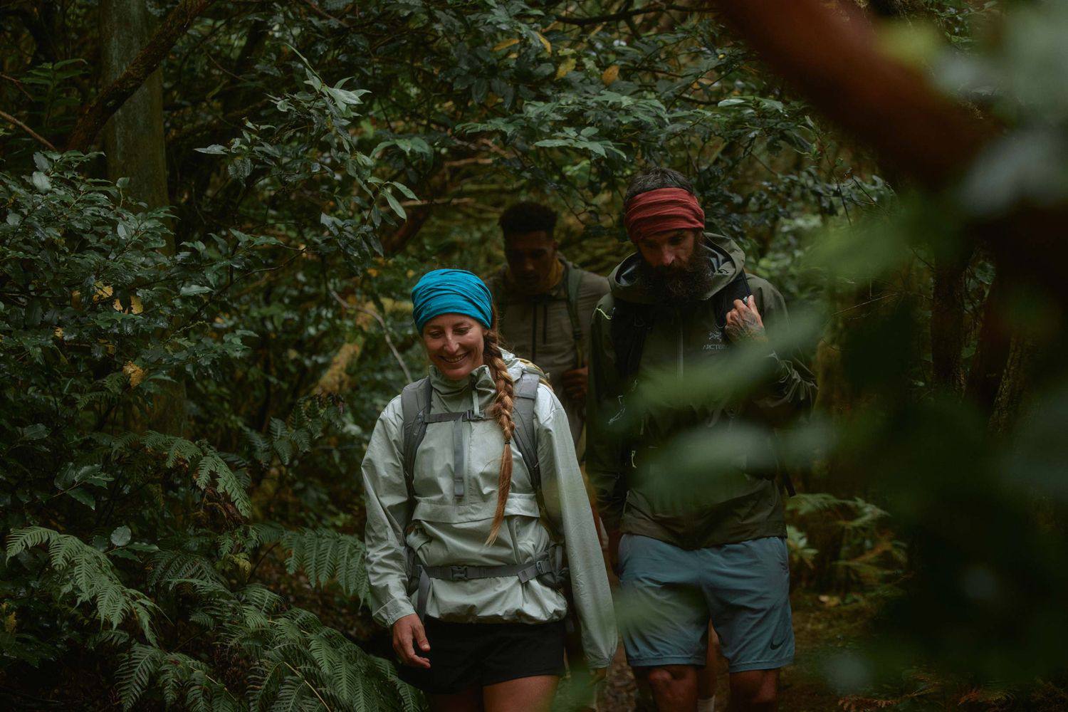 Buff LW Merino Solid Teal  02