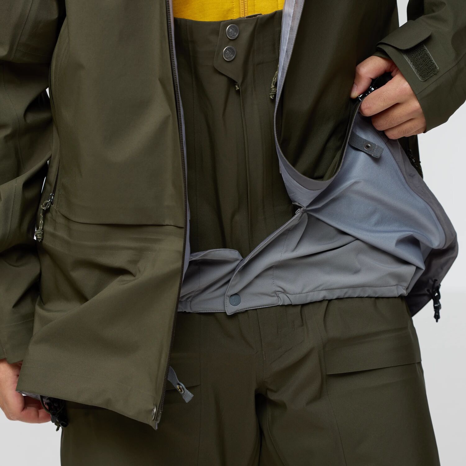 Fjällräven Men's Bergtagen GTX Tour Jacket Black 11