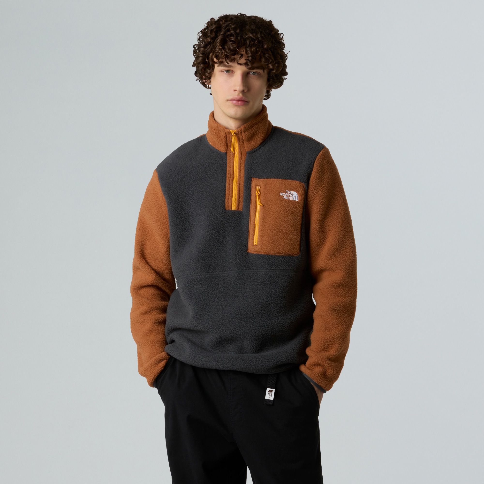 The North Face Men's Yumiori 1/4 Zip Asphalt 04