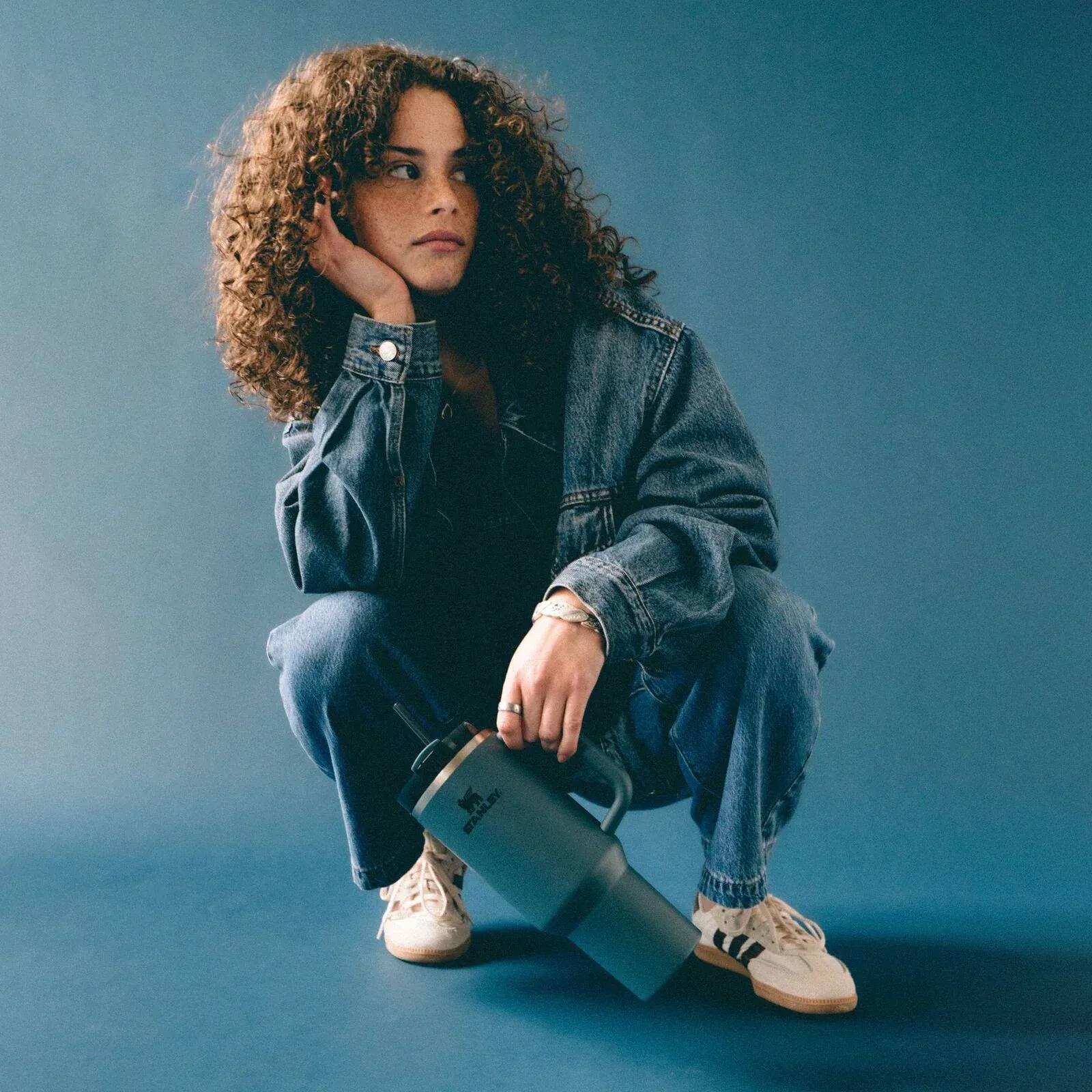 Stanley Quencher H2.0 Flowstate Tumbler 1.18L Tummansininen 03