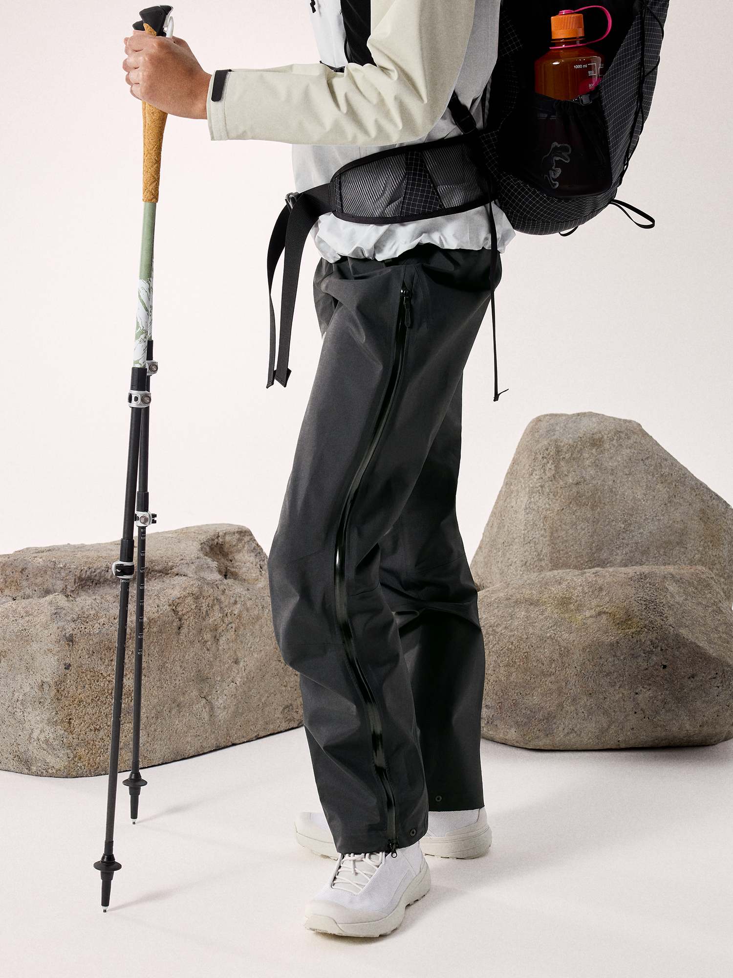 Arc'teryx Women's Beta Pant Musta 02