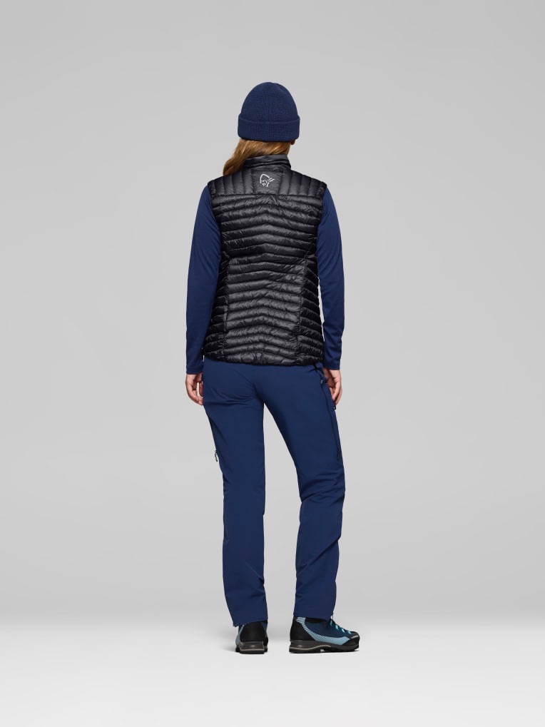 Norrøna Women's Trollveggen Superlight Down800 Vest Caviar 02