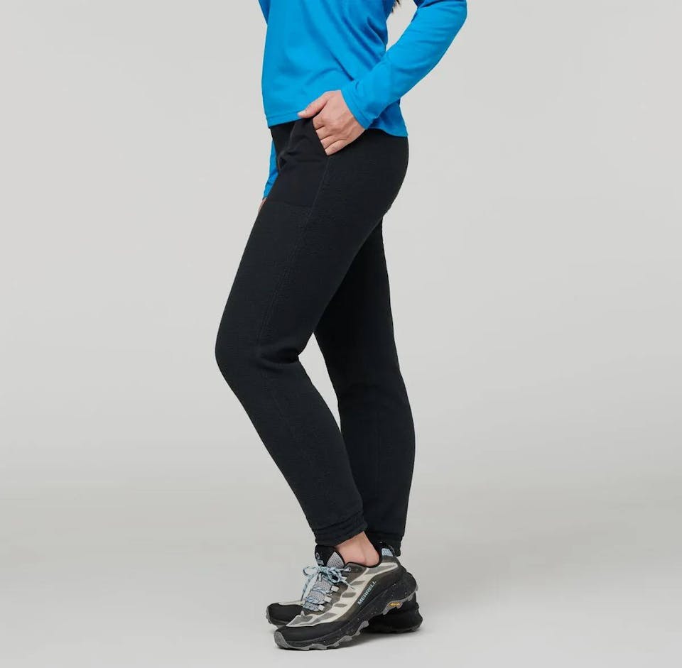 Cotopaxi Women's Abrazo Fleece Jogger Musta 02