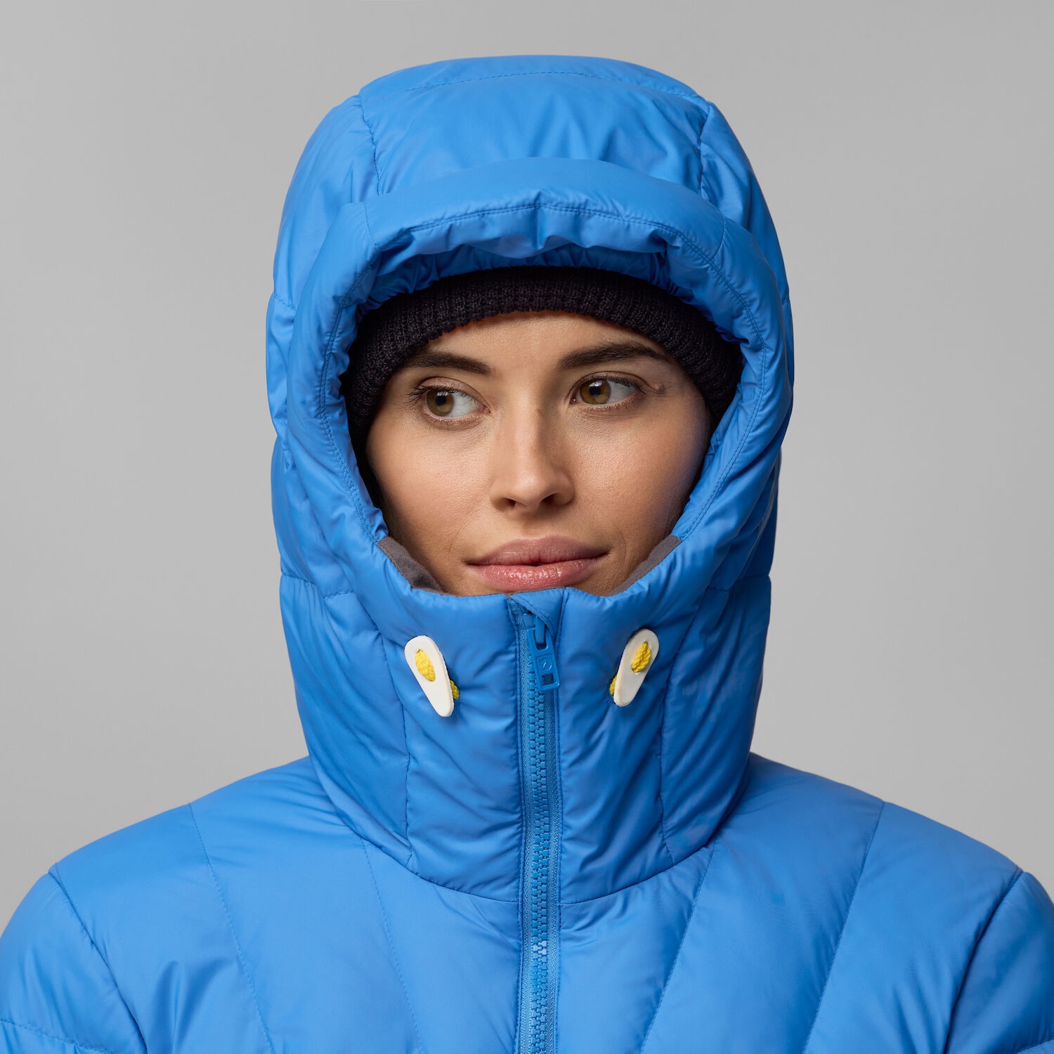 Fjällräven Women's Expedition Pack Down Hoodie - Naisten kevytuntuvatakki Musta 06