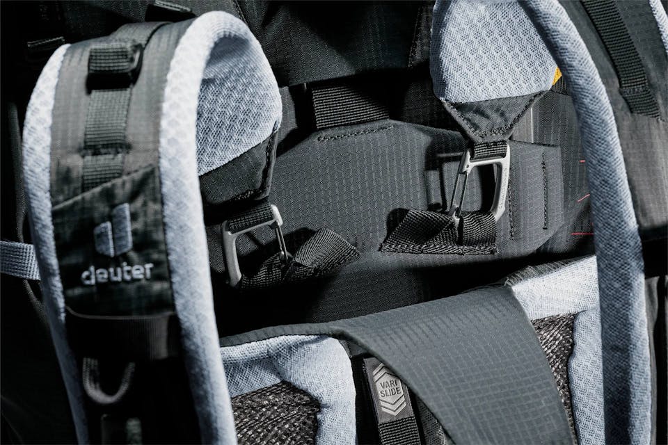 Deuter Aircontact Pro 65+10 SL Graphite 07