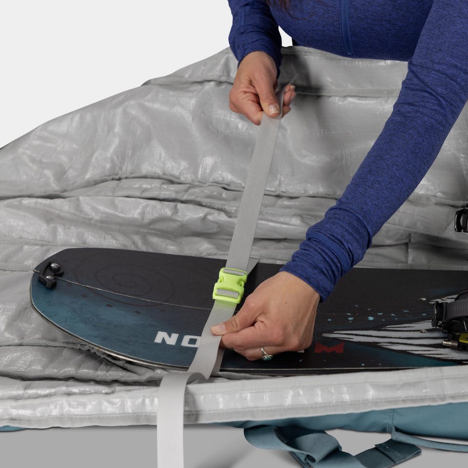 Osprey MountainBound Roller Black 03