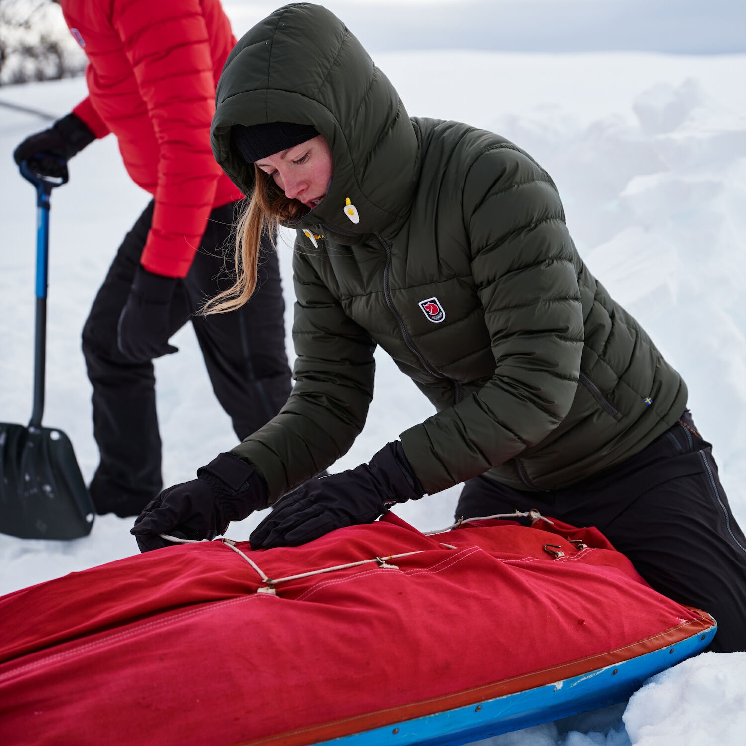 Fjällräven Women's Expedition Pack Down Hoodie - Naisten kevytuntuvatakki Musta 21
