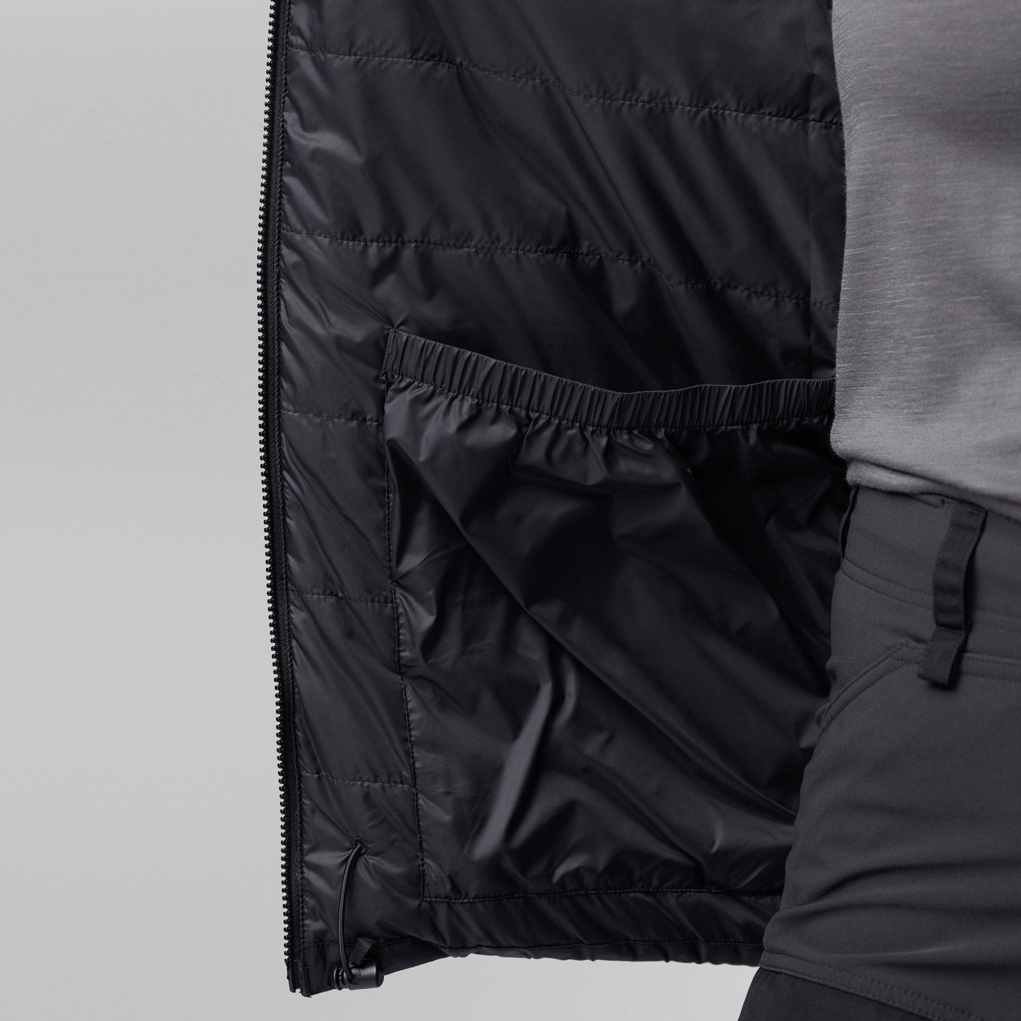 Fjällräven Women's Expedition Mid Winter Jacket Black/Basalt 07