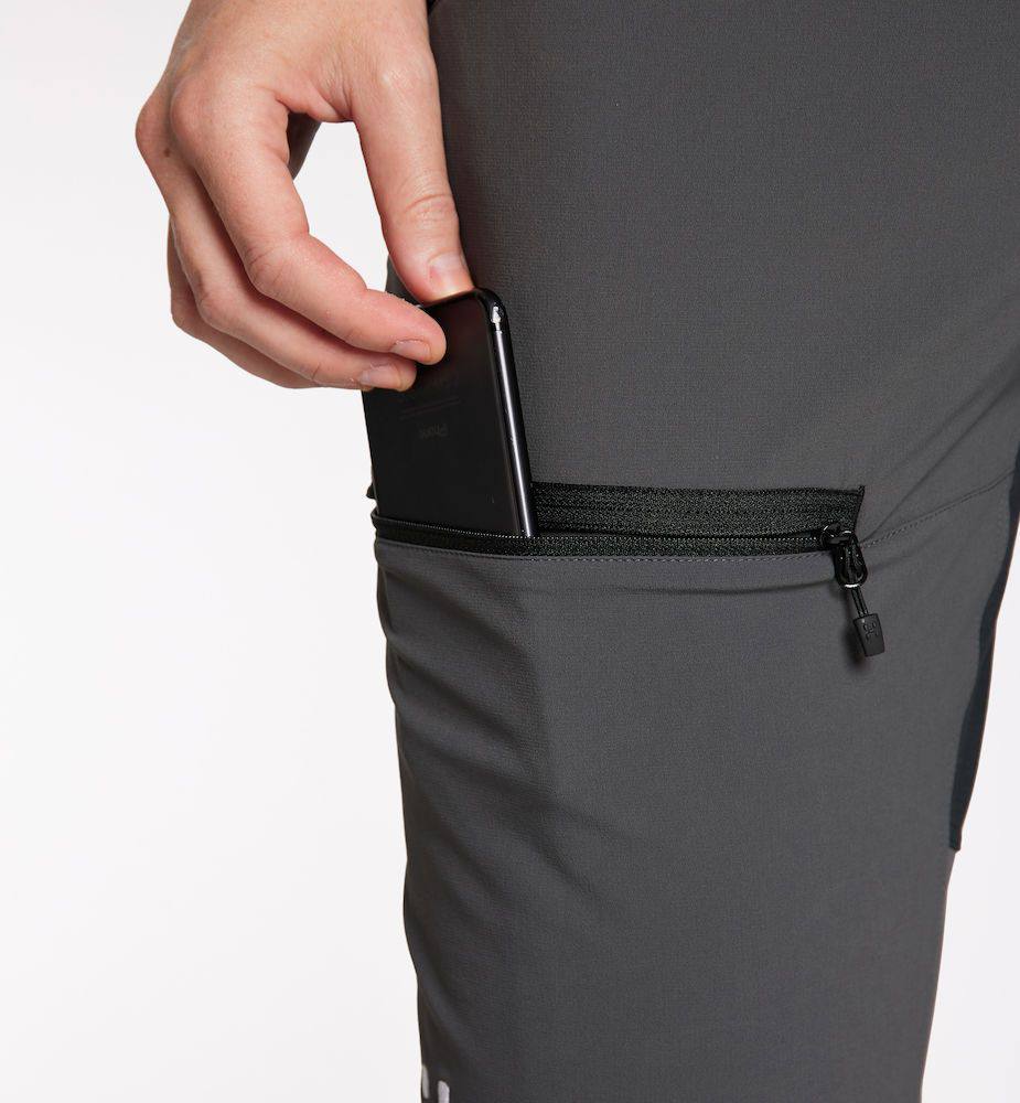 Haglöfs Women's Mid Slim Pant Short Magnetite / True black 04