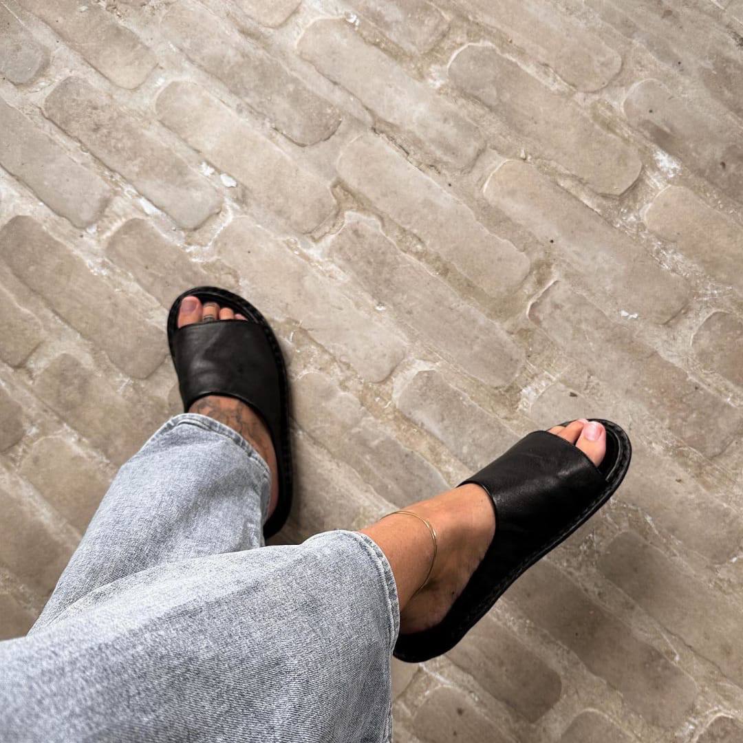 VIBAe St Tropez Leather Black 03