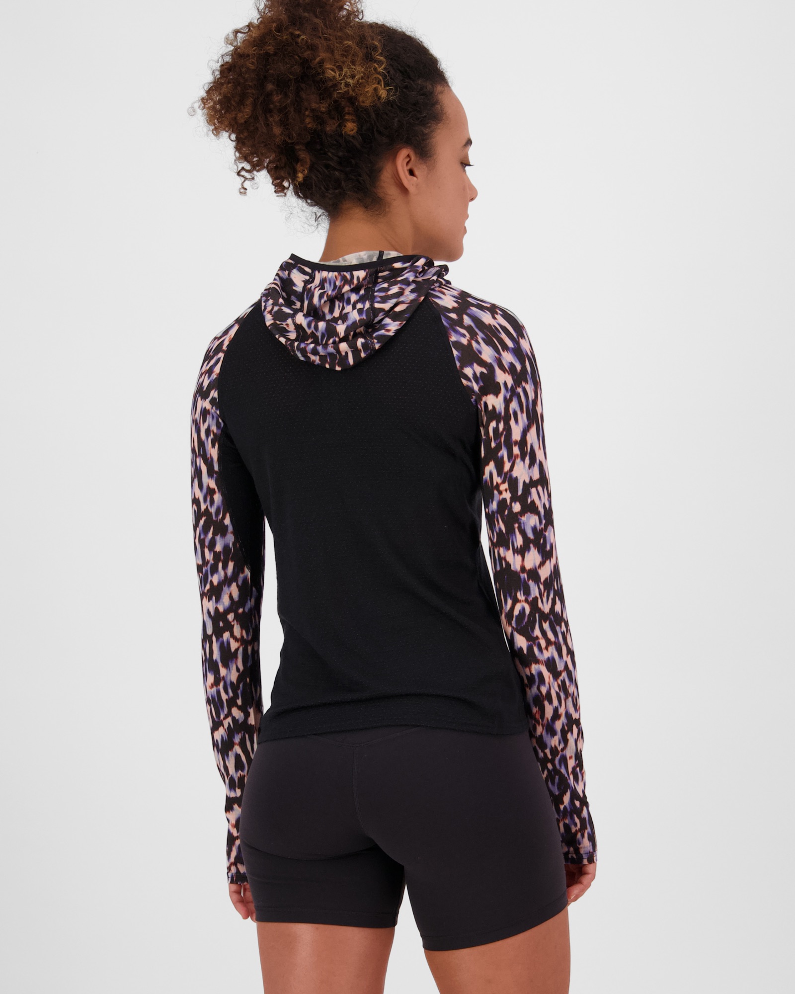 Mons Royale Women's Bella Merino Long Sleeve Hood Rock leopard / black 02