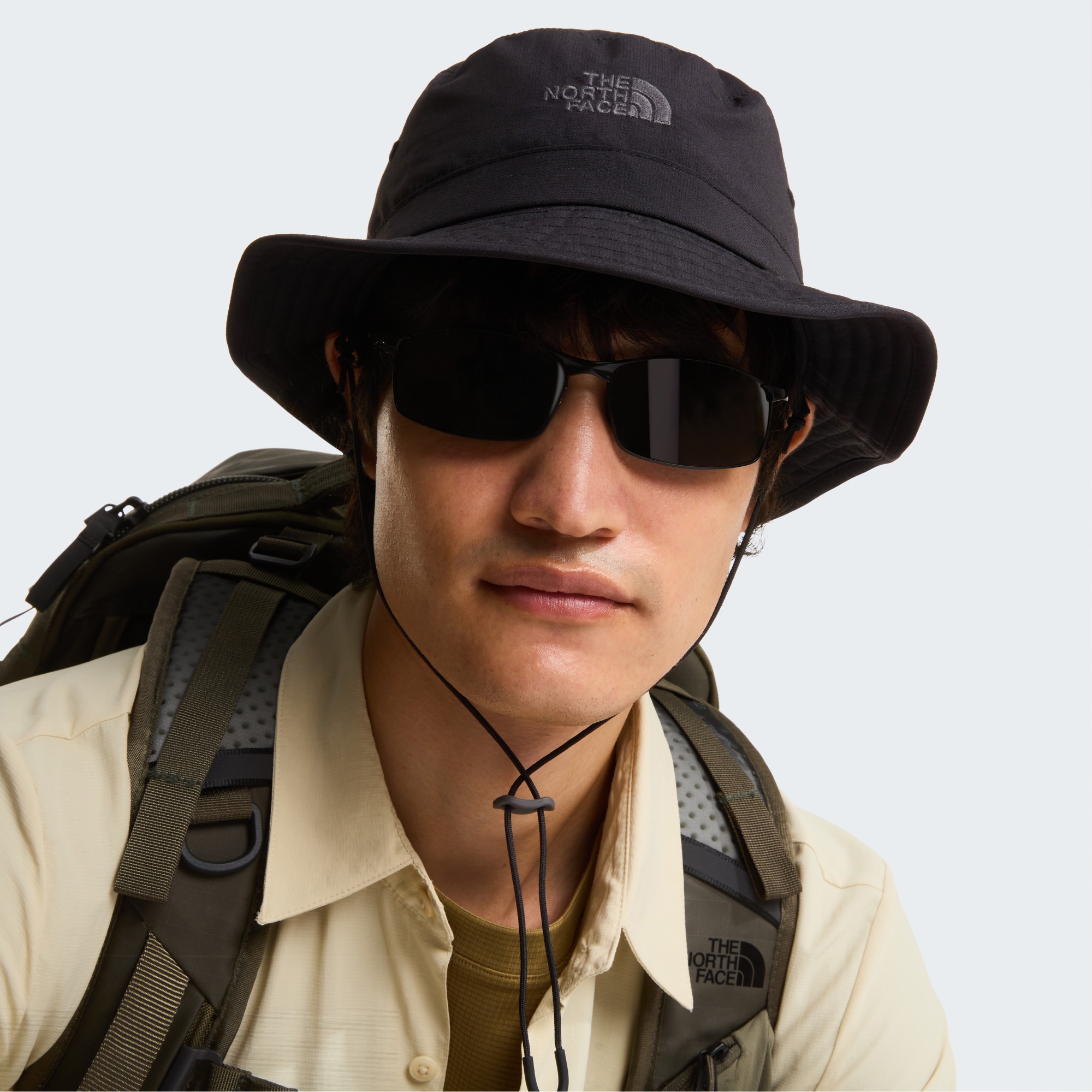 The North Face Horizon Bucket Musta 02