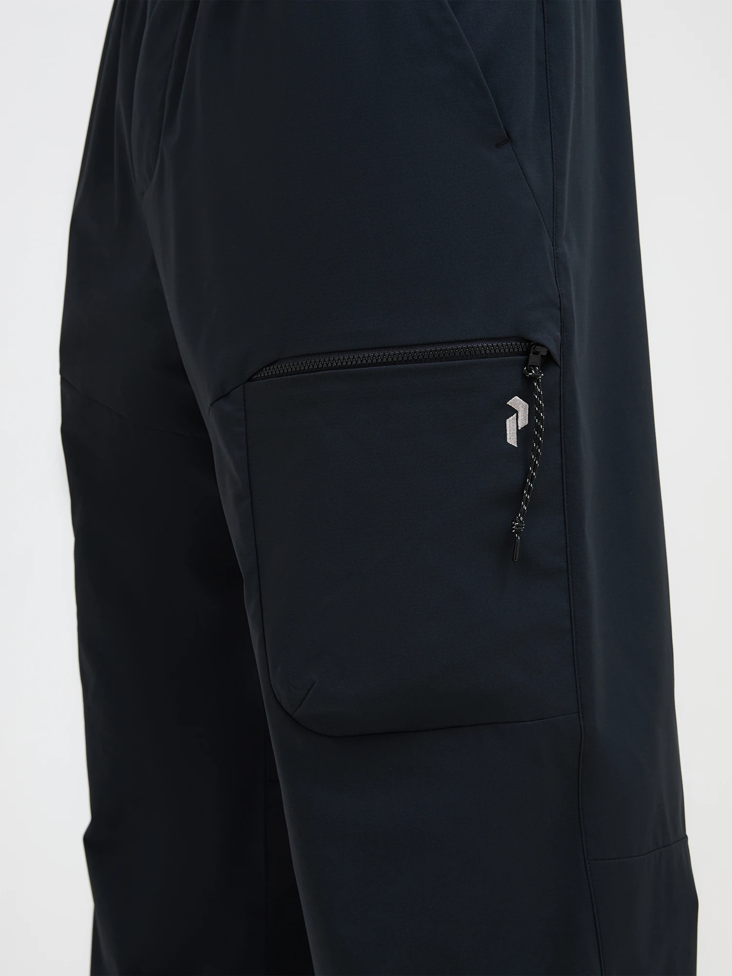 Peak Performance Men's Outdoor Cargo Pant Musta 04