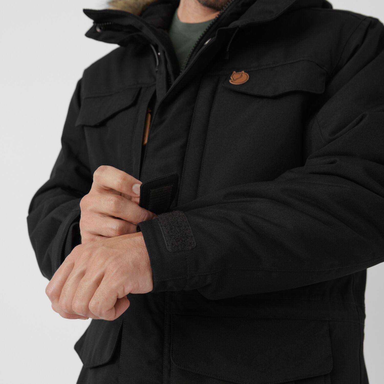 Fjällräven Men's Nuuk Parka Deep Forest 09