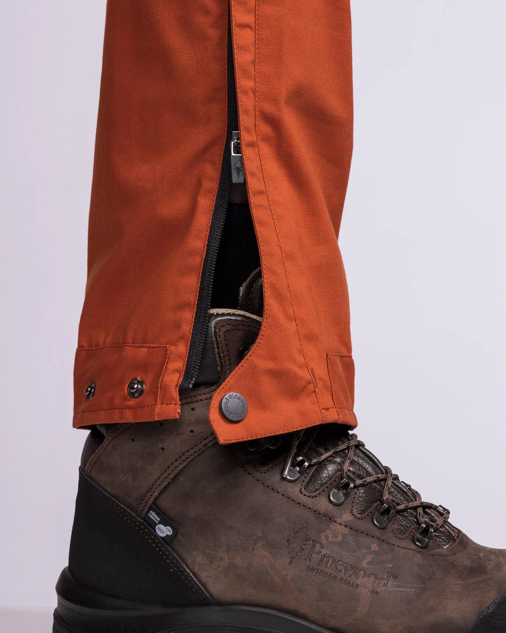 Pinewood Men's Finnveden Hybrid Trousers Dark Anthracite / Terracotta 05