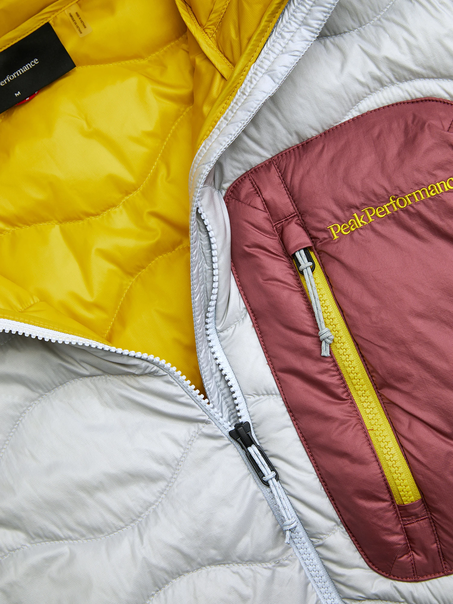 Peak Performance Men's Helium Utility Down Hood - Miesten kevytuntuvatakki Summit smoke / wild rouge 07