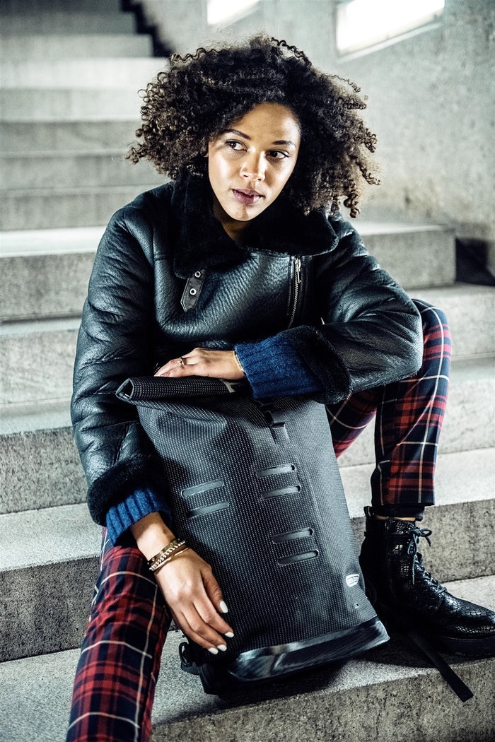 Ortlieb Commuter-Daypack Hi-vis 21L Musta 09