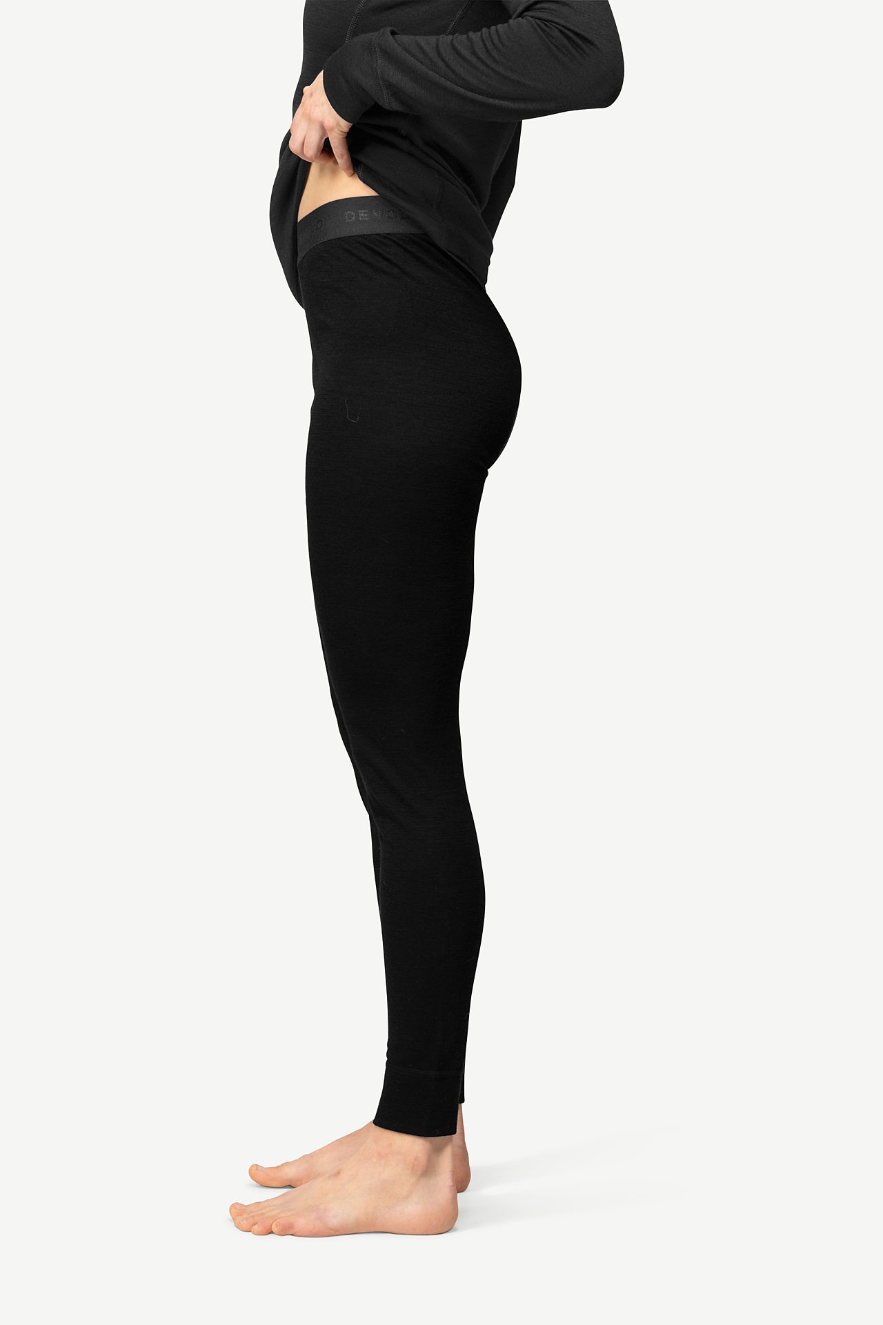 Devold Lämmin setti ulkoiluun naisille Black 25