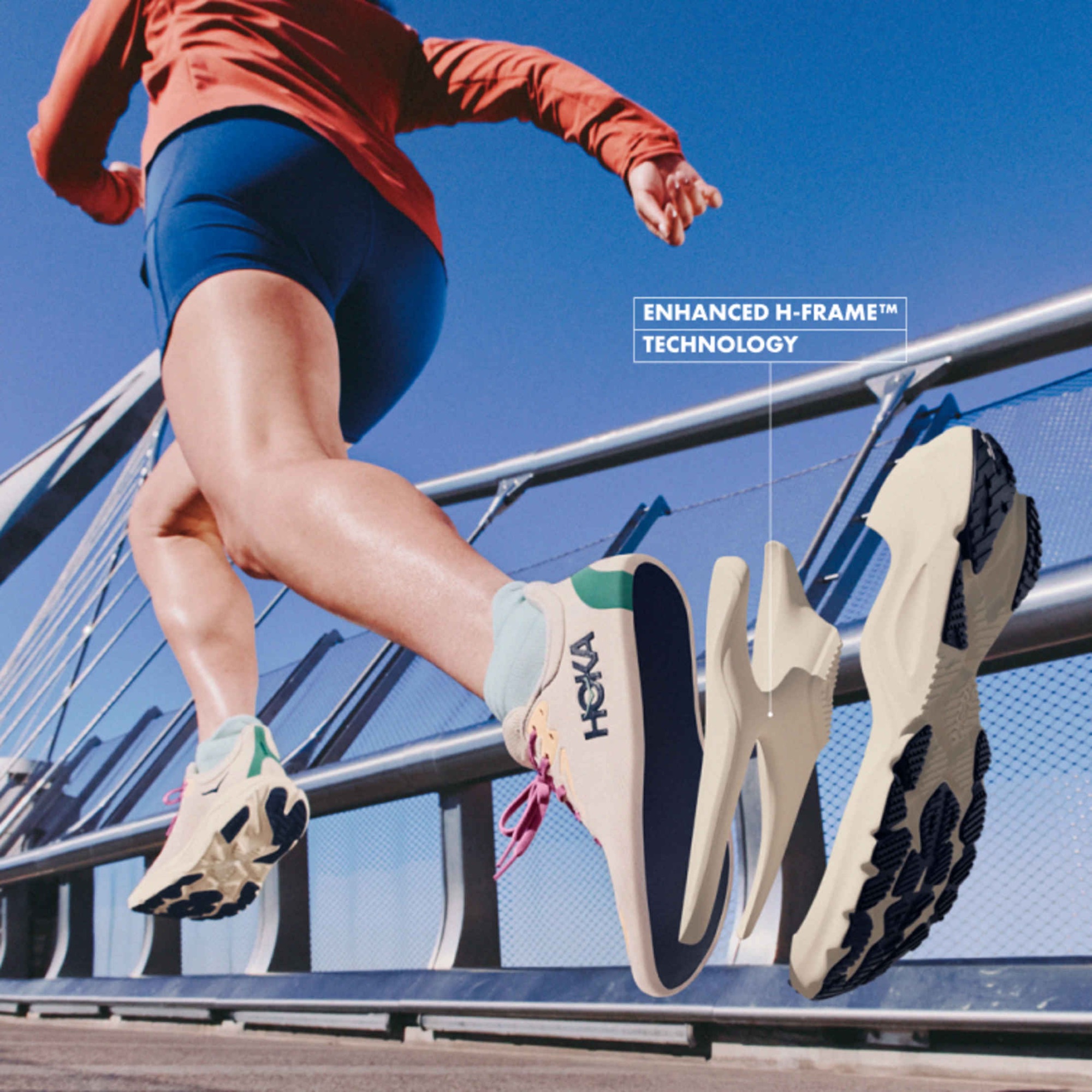 Hoka Women's Arahi 8 Wide Black / White 03