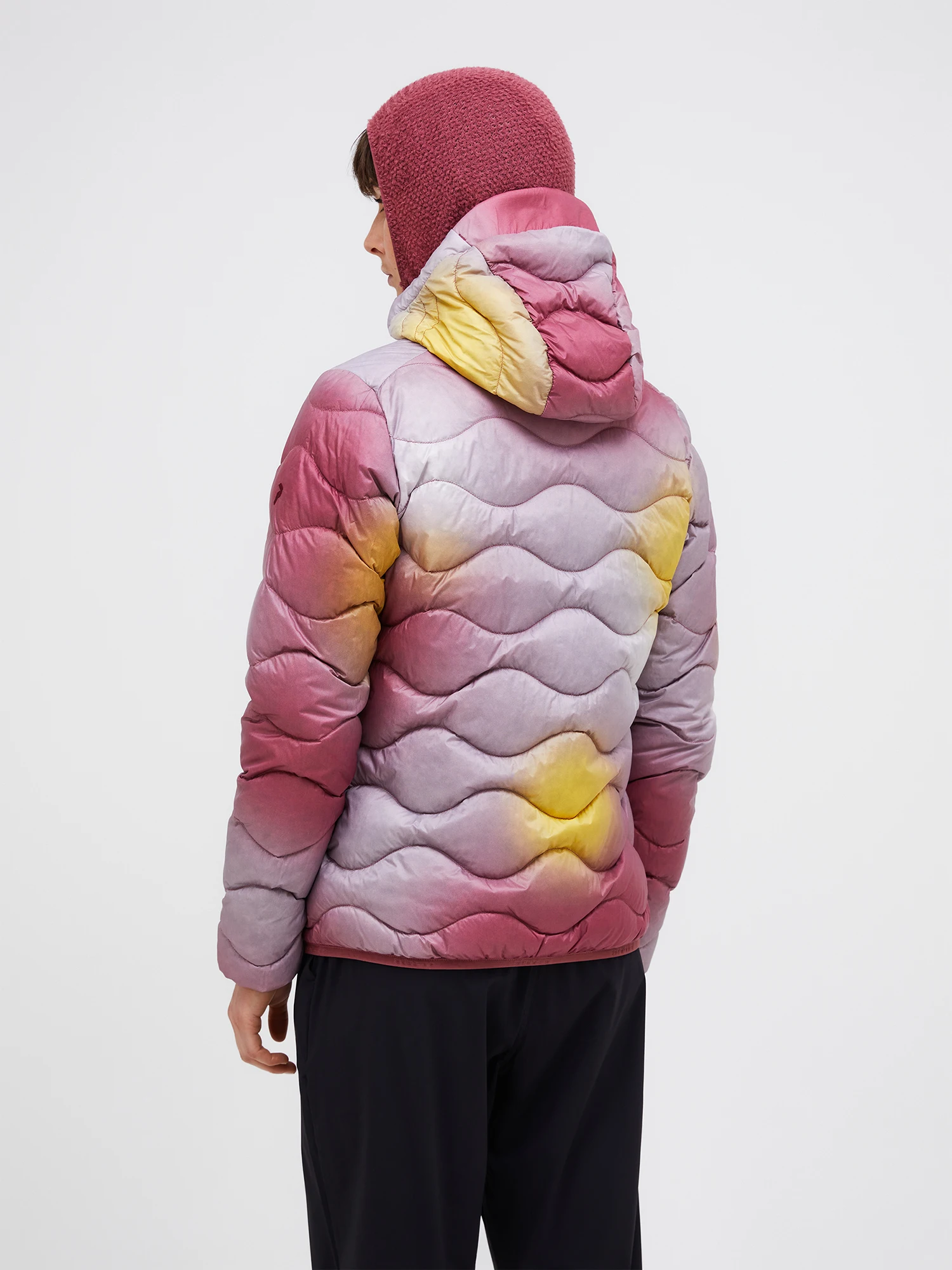 Peak Performance Women's AOP Helium Down Hood Monivärinen 03