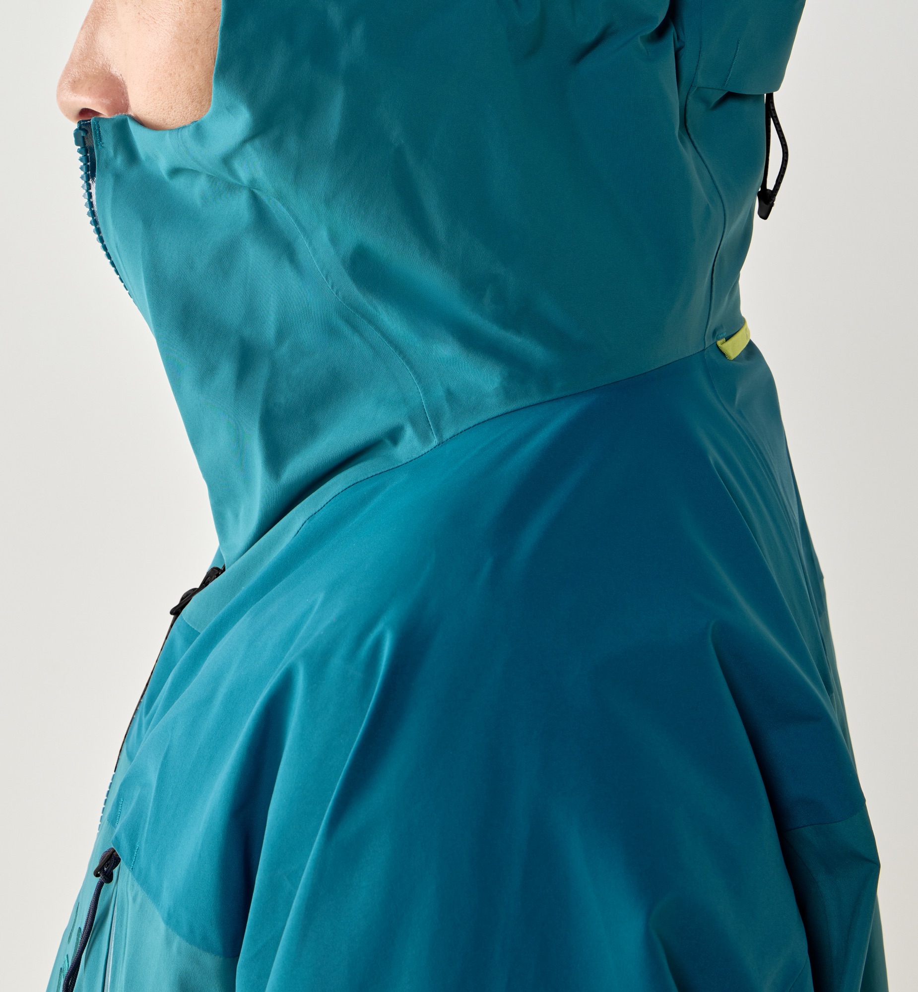 Haglöfs Men's Vassi GTX Pro II Jacket Mountain Teal/Deep Teal 04