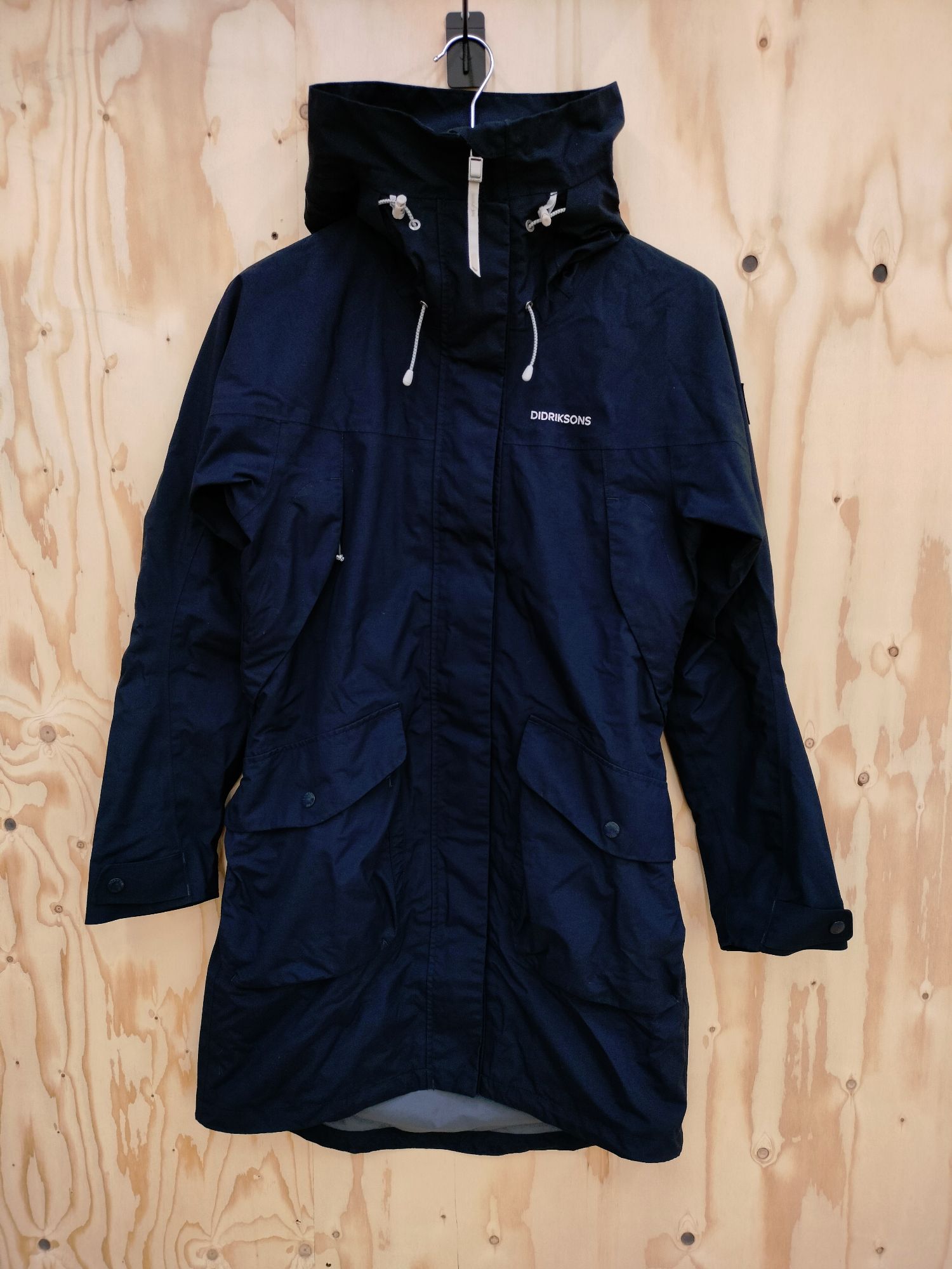 Didriksons Women&#39;s Thelma Parka 36 tummansininen (Second Hand)