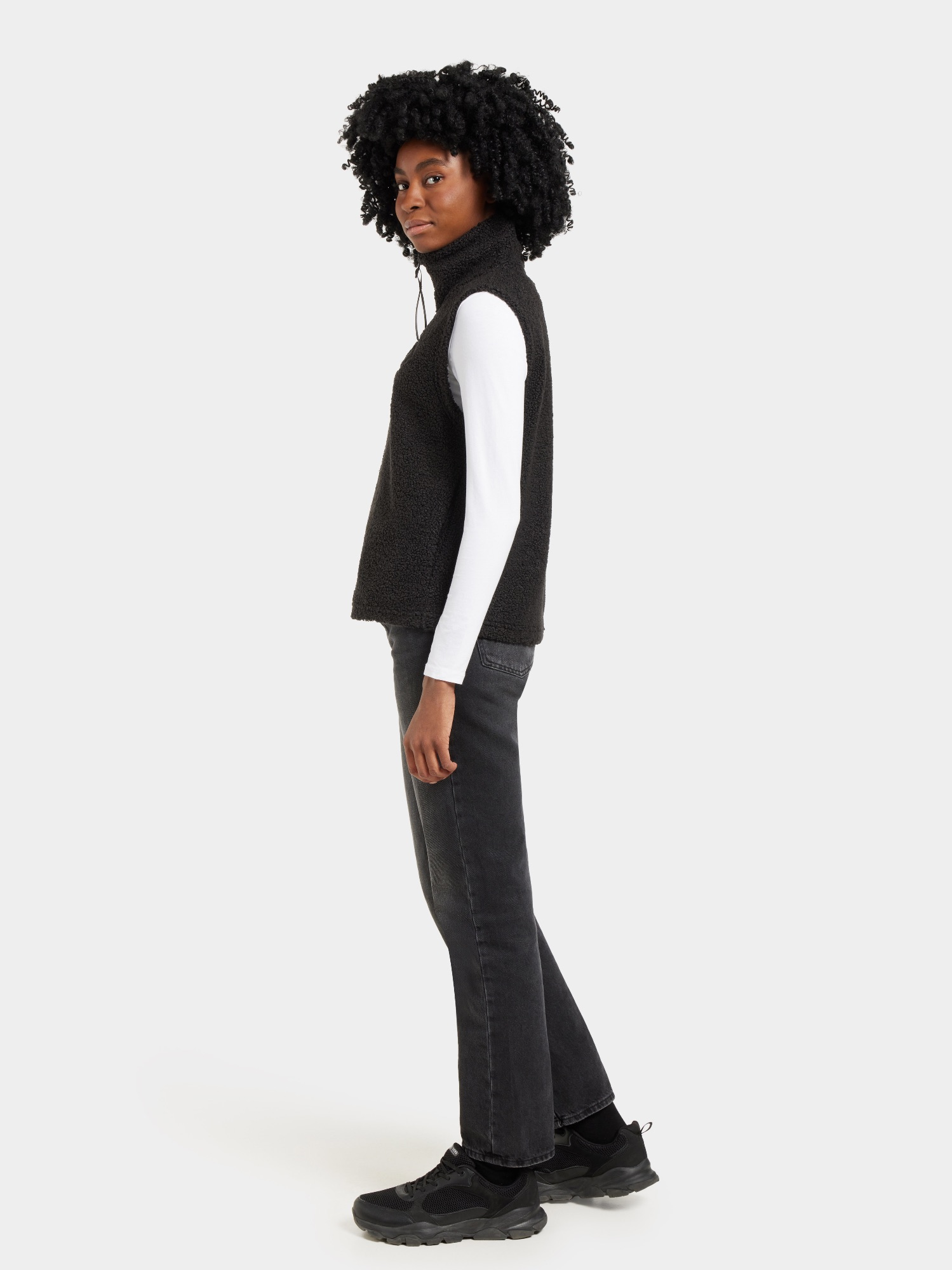 Didriksons Women's Kiana Vest Musta 06