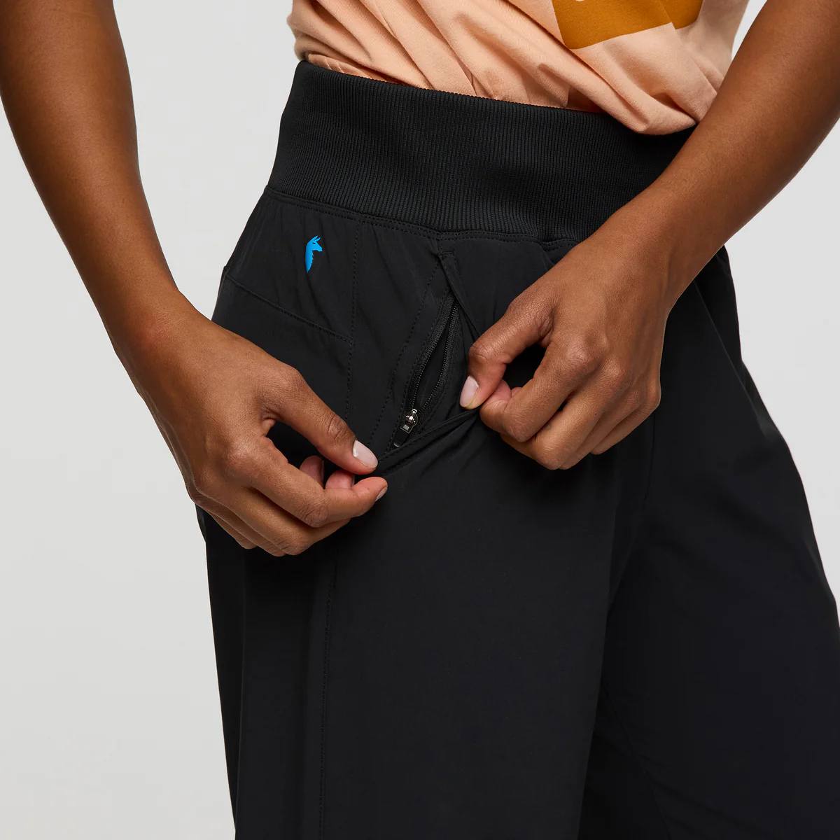 Cotopaxi Women's Cambio Jogger Black 05