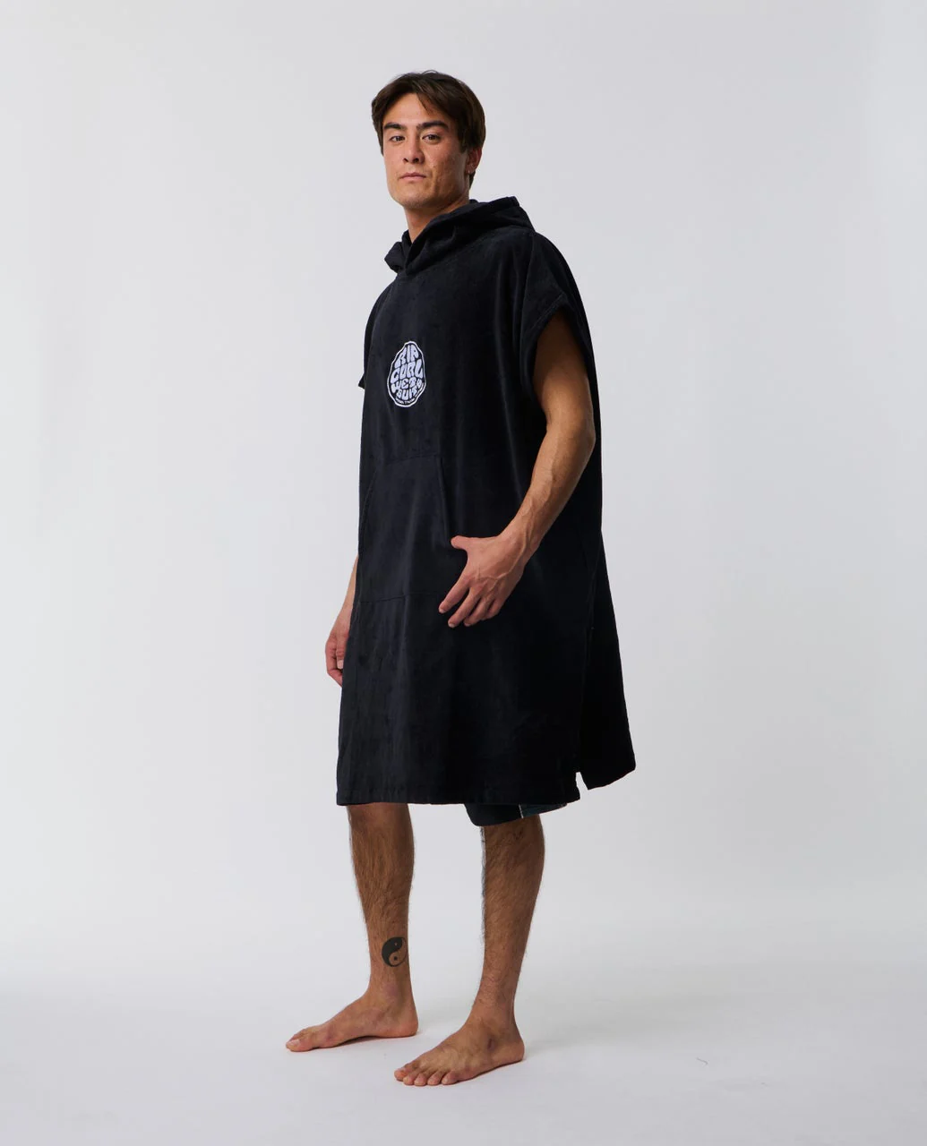 Rip Curl Logo Hood Towel Musta 02