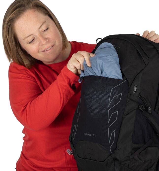Osprey Tempest 22 EF Musta/Coal 09