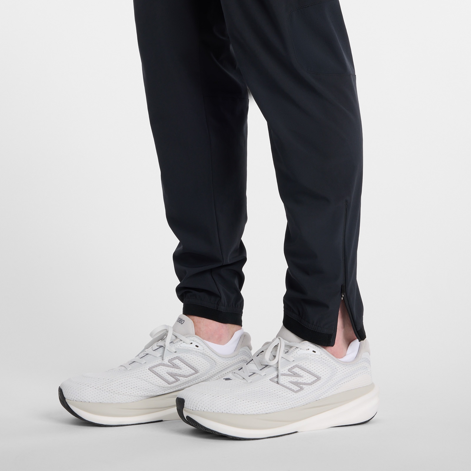 New Balance Men's Run Essential Jogger Black 07