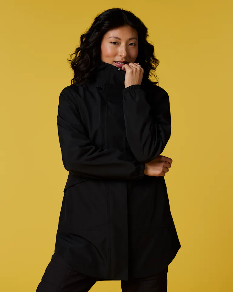 Cotopaxi Women's Rayu Rain Parka Black 01