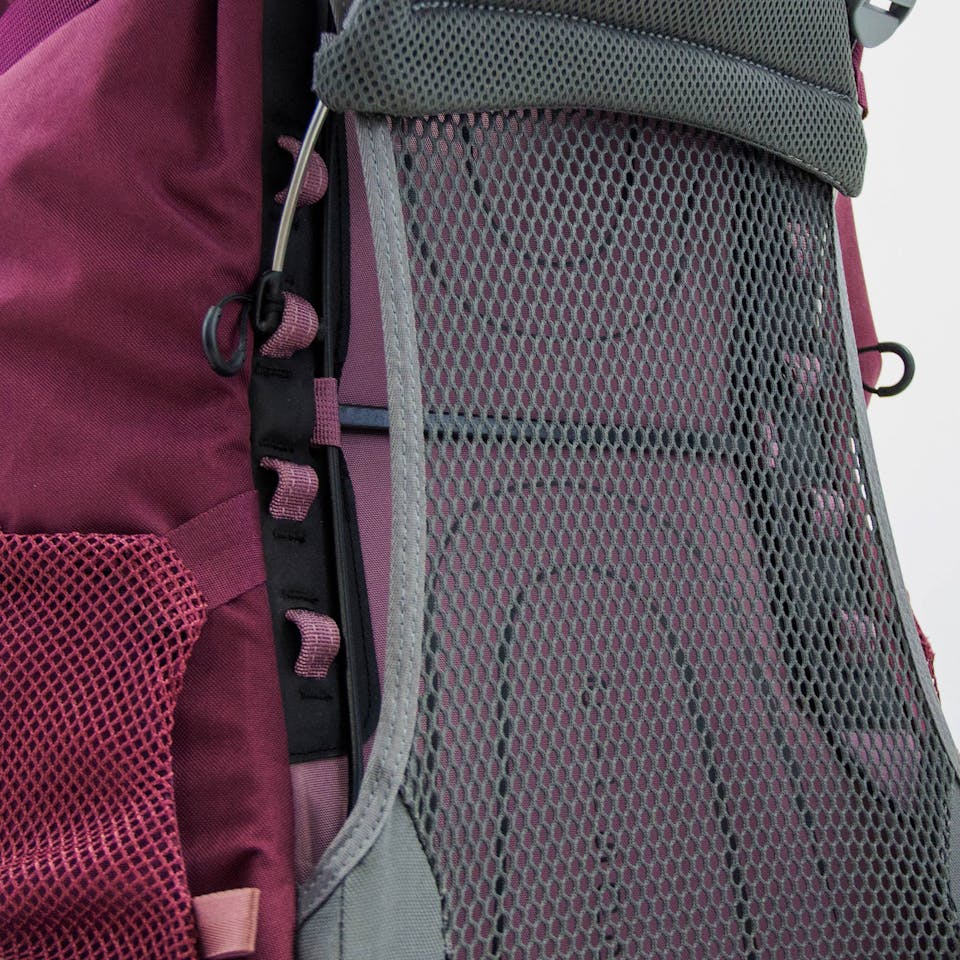 Osprey Renn 50 W Vaaleanharmaa 04
