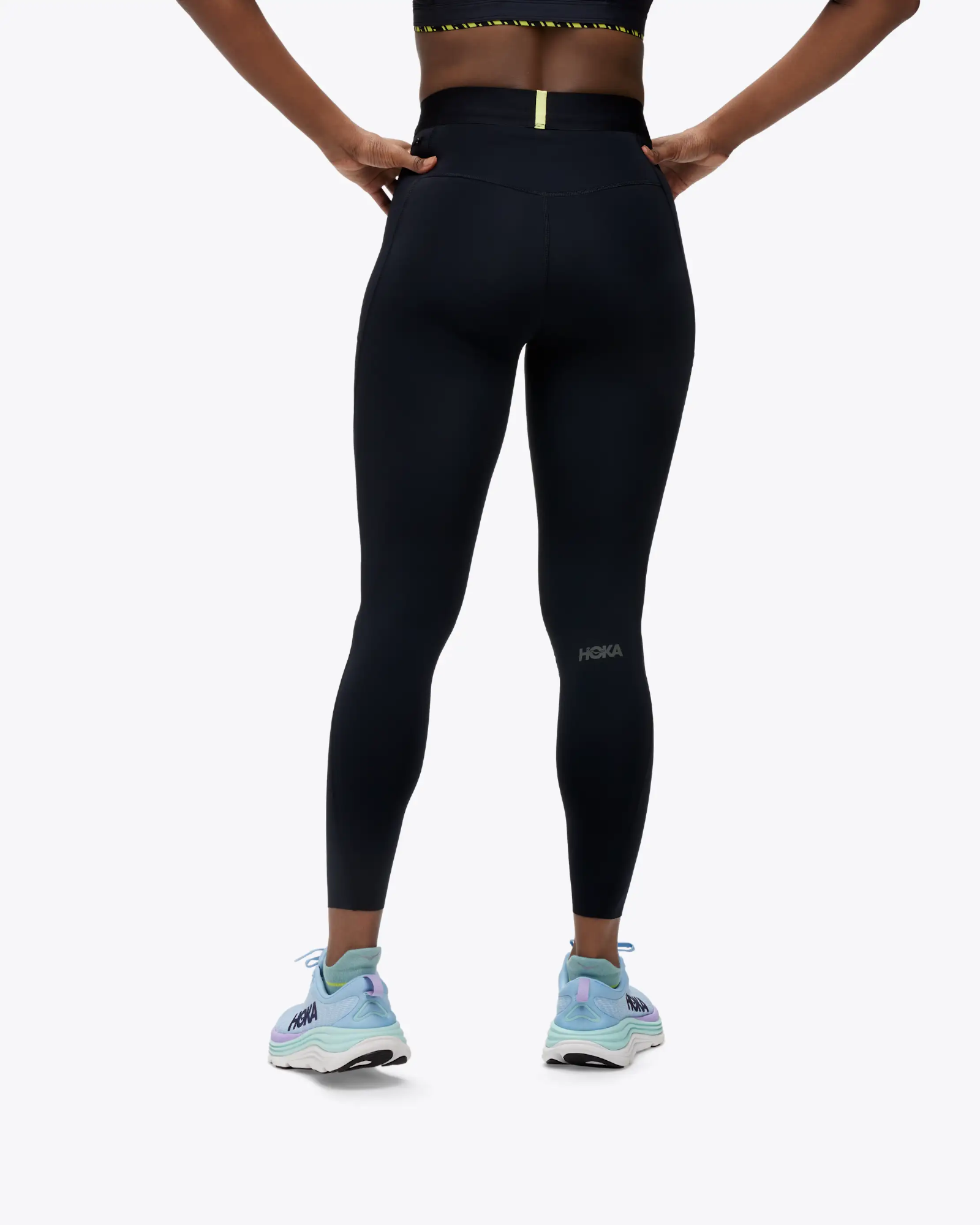 Hoka Women's Novafly Run Tight 25" Musta 02