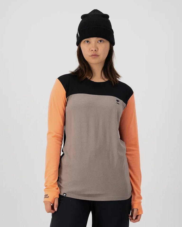 Mons Royale Yotei BF Tech LS Women's Punch / Cinder / Black 02