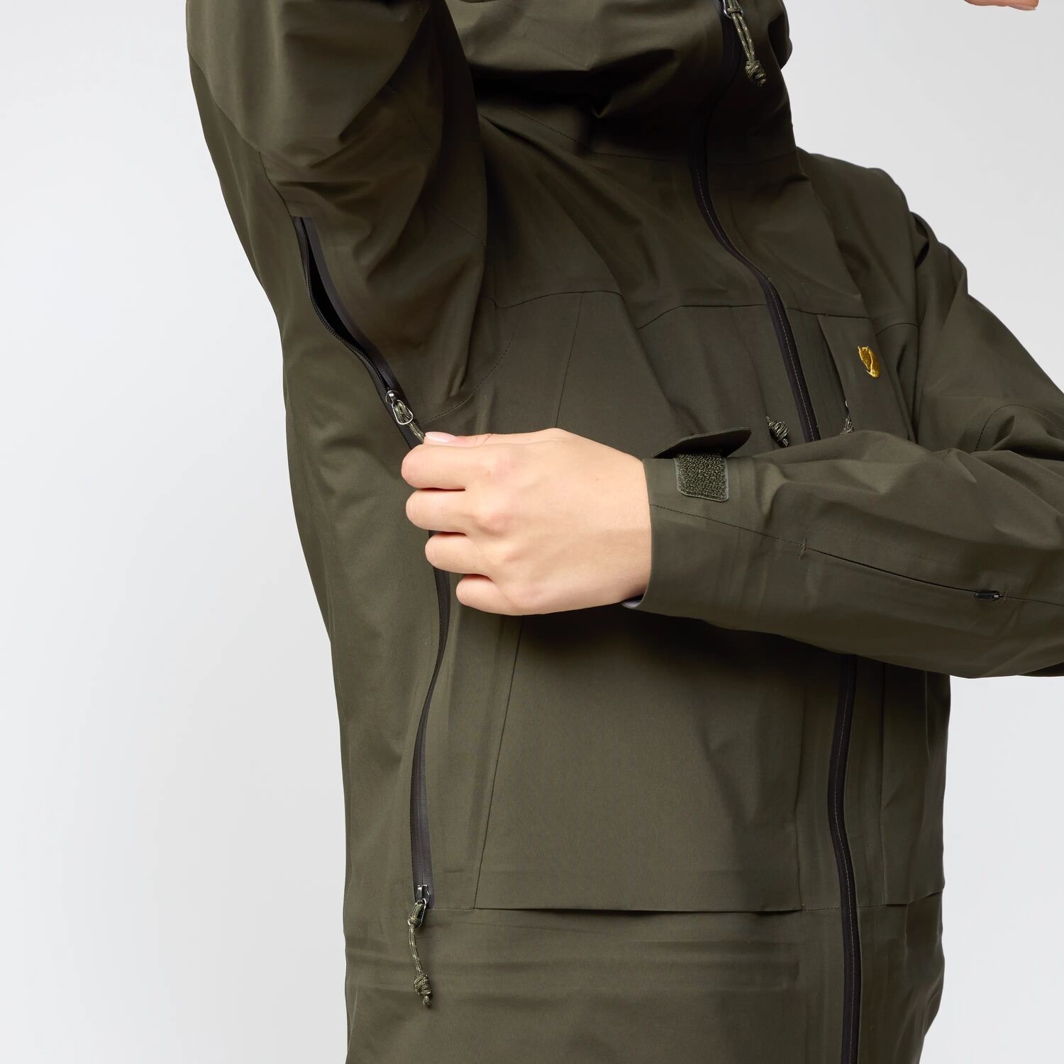 Fjällräven Women's Bergtagen GTX Tour Jacket Black 07