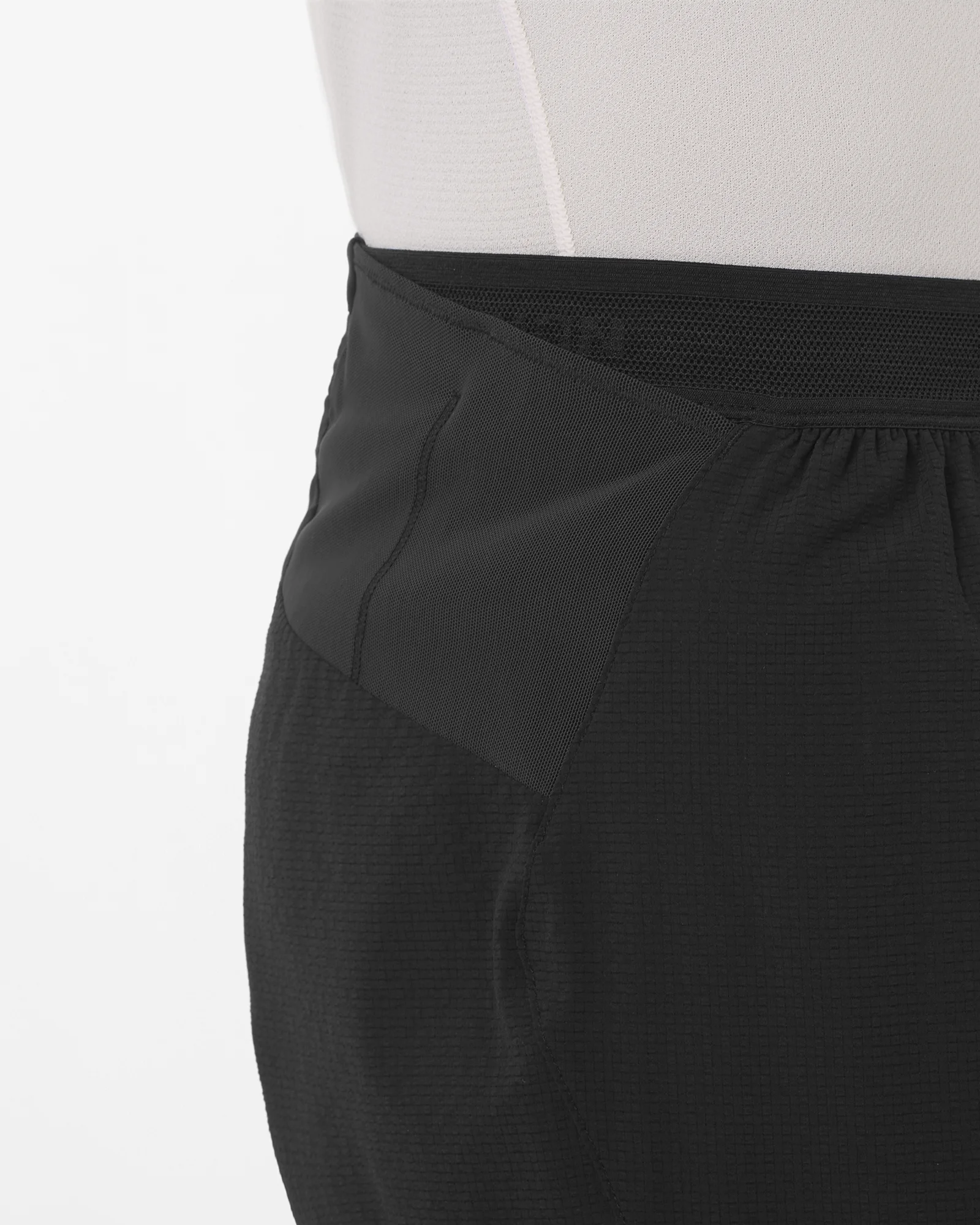 Salomon Men's Sense Aero Stow 5" Shorts Black 08