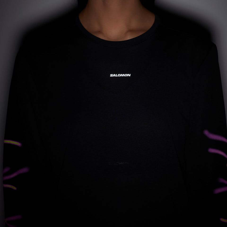 Salomon Women's Shakeout Core Long Sleeve Graph Musta 05