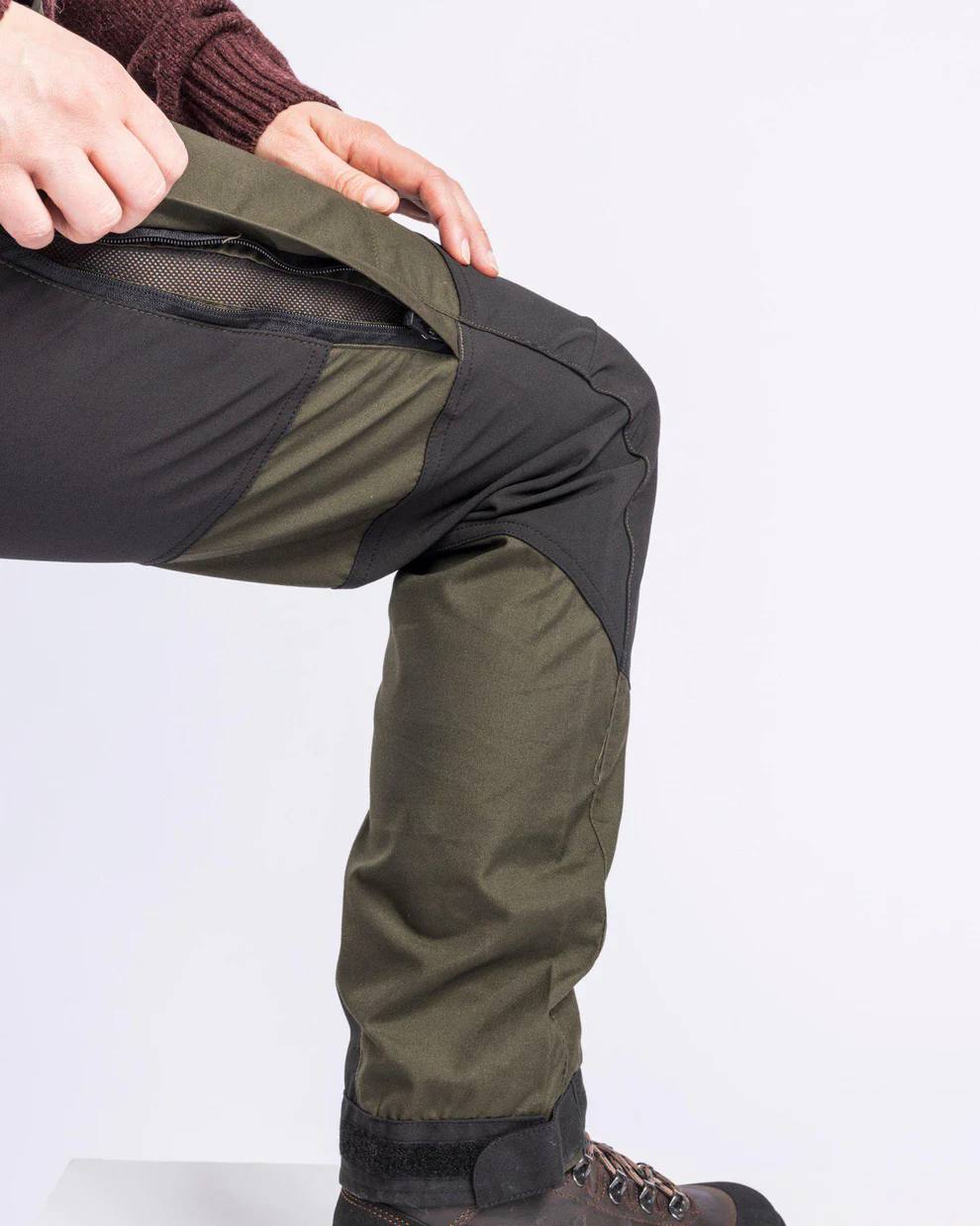 Pinewood Caribou TC Women's Pant Short Moss 03