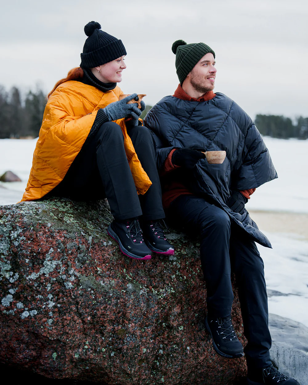 Joutsen Otava-Poncho Musta 03