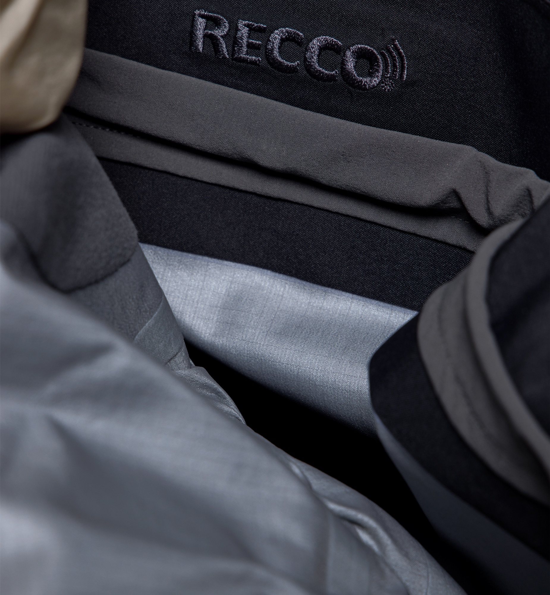 Haglöfs Men's Vassi GTX Pro II Jacket Musta 11