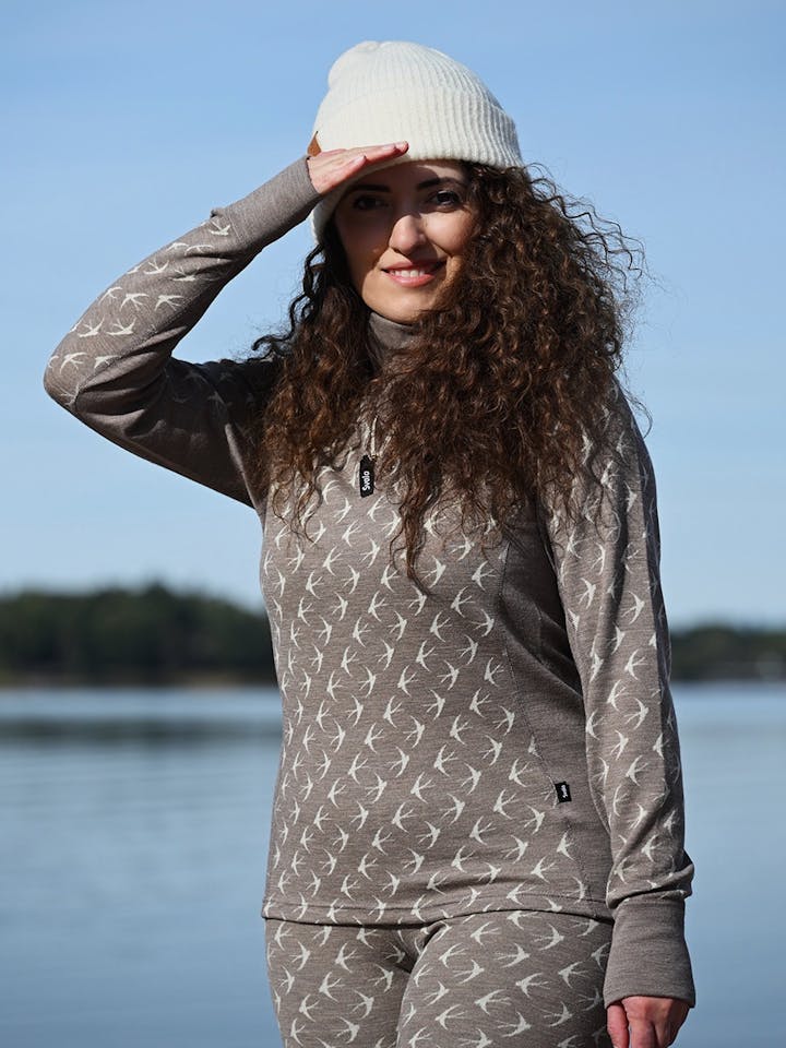 Svala Women's Merino Design Pääsky Zip Neck Beige/Valkoinen 01