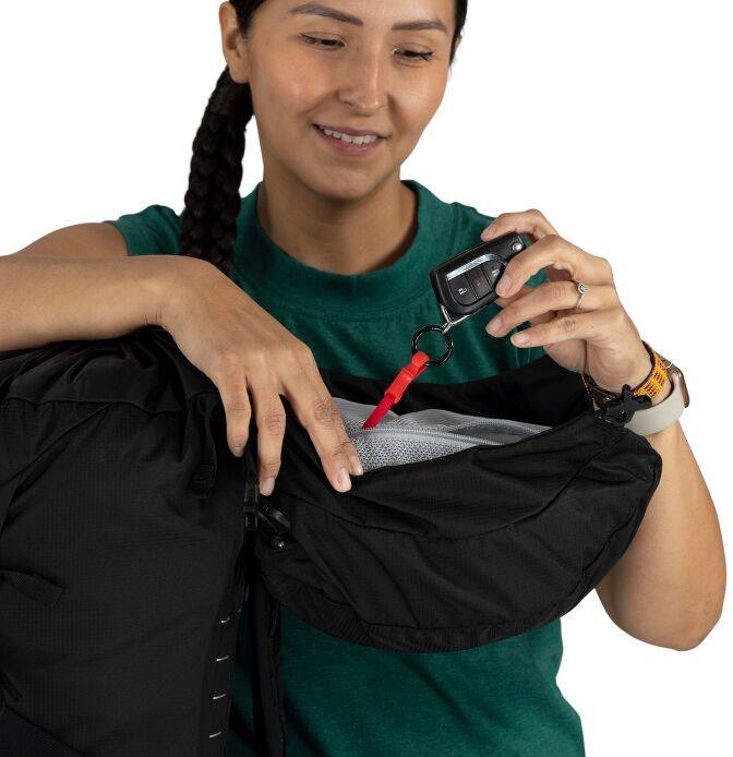 Osprey Tempest 44 Musta/Coal 06