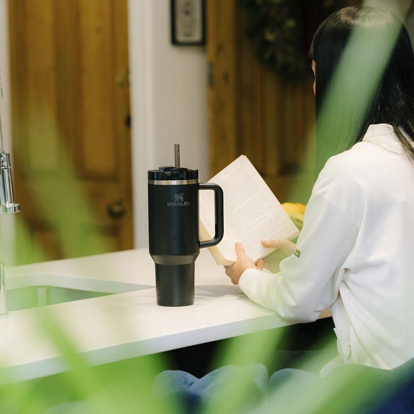 Stanley Quencher H2.0 Flowstate Tumbler 1.18L Musta 2 06