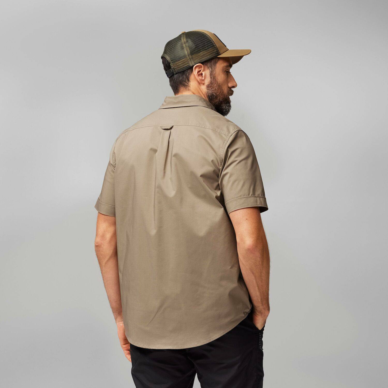 Fjällräven Men's Övik Air Stretch SS Shirt Suede (Brown) 02