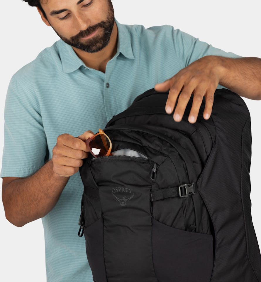 Osprey Farpoint 55 Black 02