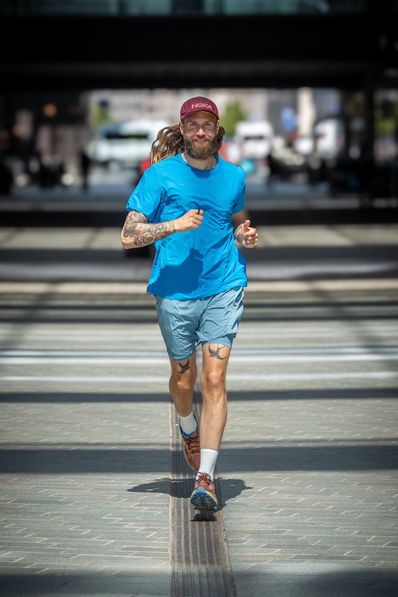 Hoka Men's Challenger 8 Jade / Truffle Salt 30